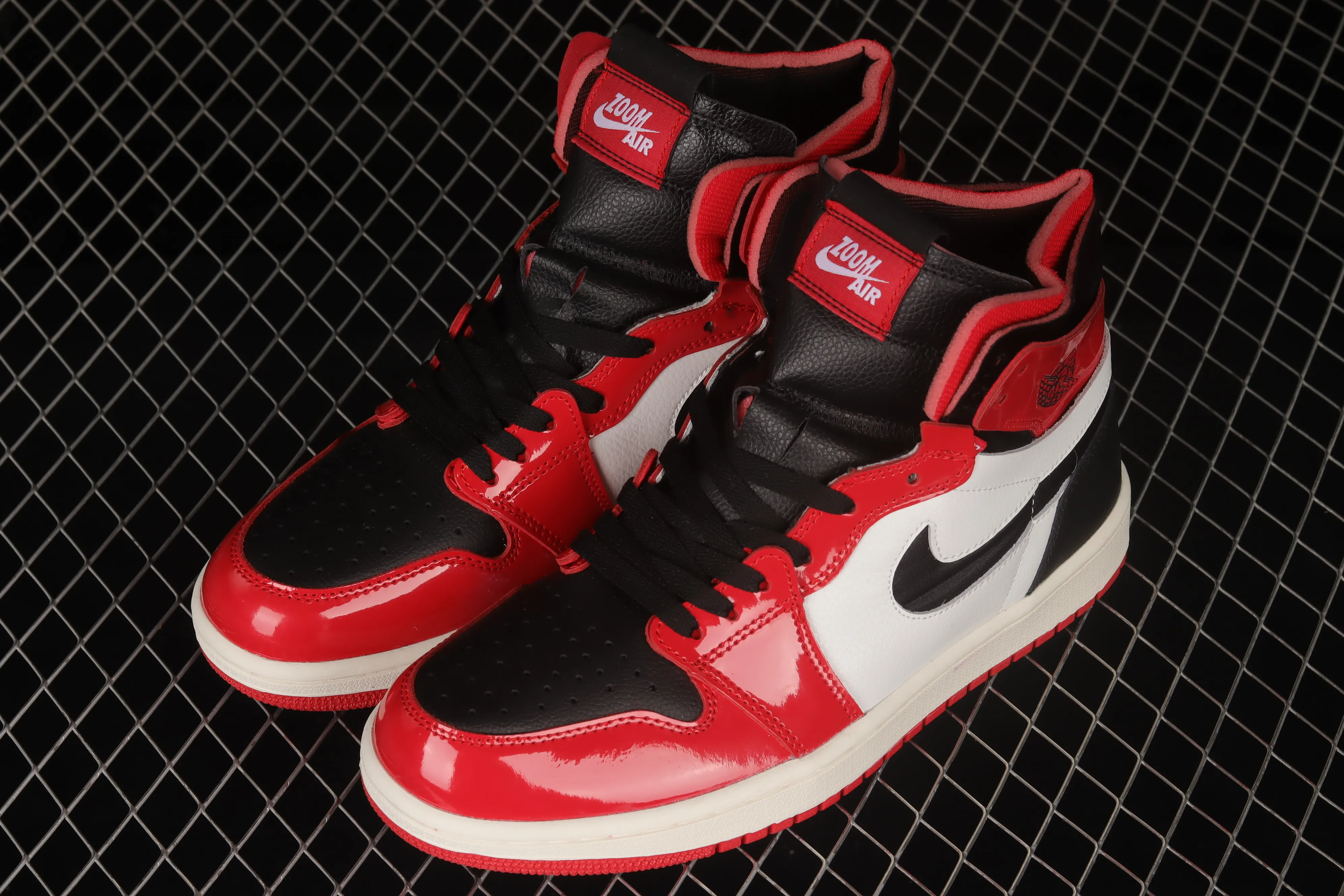 All categories Air Jordan Jordan series basketball shoes Air Jordan 1 High Air Jordan 1 Zoom CMFT AJ1 Joe 1 Chicago white and red color CT0979-610